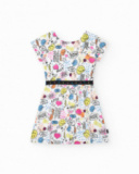 Robe pour fille en blanc avec ceinture décorative et imprimé sur le devant.