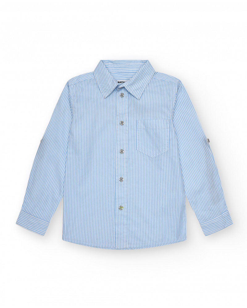 Chemise bleue pour garçon avec fines rayures et manches longues retroussables.
