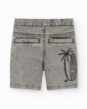 Bermuda en denim gris délavé pour garçon avec cordon vert fluo.