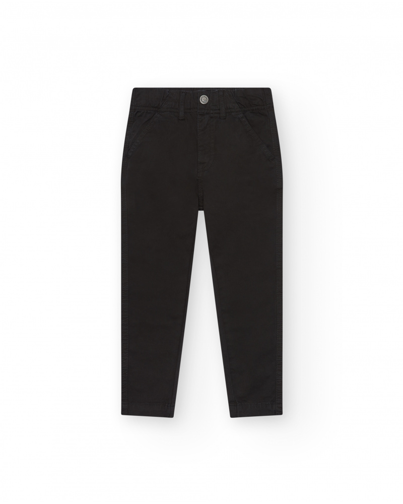 Pantalon noir pour garçon avec poches latérales et taille ajustable.