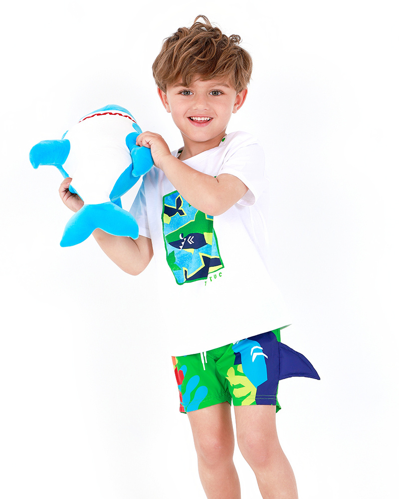 Bermuda de bain verte pour garçon avec requin et nageoire