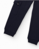 Pantalón jogger azul marino con bolsillo lateral para niño