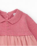 Robe en maille pour fille en tons roses avec détail cœur. Robe en maille pour fille en tons roses avec détail cœur.