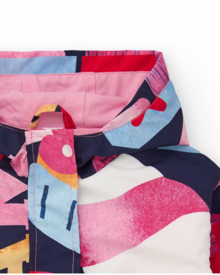 Veste matelassée pour fille avec imprimé coloré de lettres et de formes.