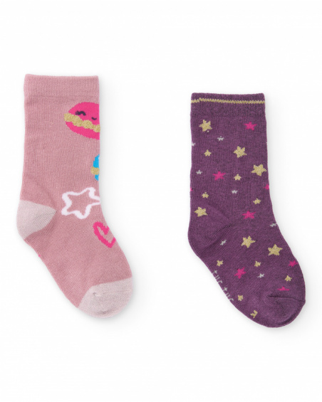 Lot de deux paires de chaussettes pour fille en tons rose et violet avec motifs amusants.