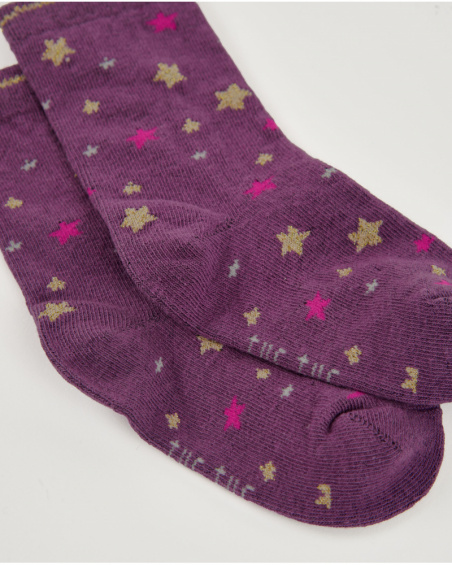 Lot de deux paires de chaussettes pour fille en tons rose et violet avec motifs amusants.