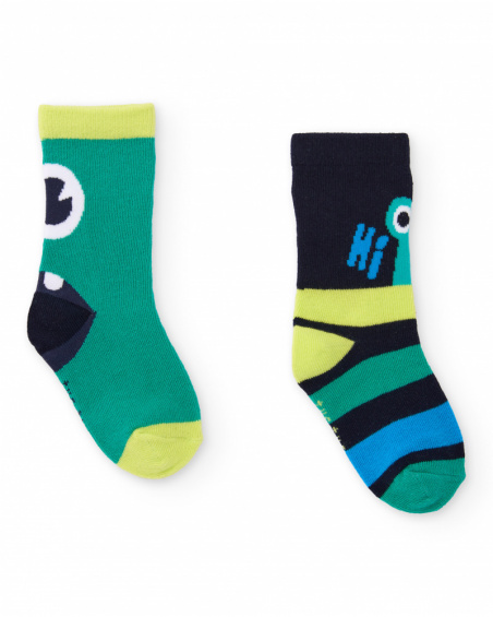 Lot de chaussettes pour garçon en vert et bleu avec motifs de monstre et rayures.
