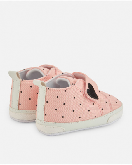 Chaussure pour bébé fille rose avec imprimé à pois noirs et fermeture velcro