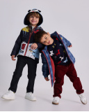 Imperméable pour garçon en bleu marine avec capuche amusante