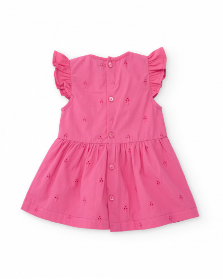 Robe nouveau-né en tissu avec de délicates broderies