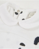 Grenouillère en tricot pour nouveau-né avec applications en relief