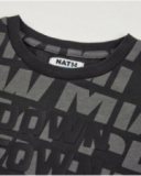 T-shirt garçon en maille avec application centrale 3D