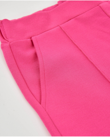 Short fille en maille au tissu léger