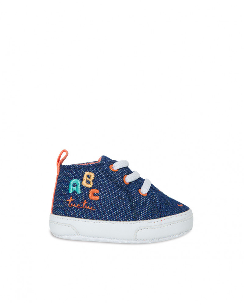 Baskets en jeans lettres garçon bleu alphabet