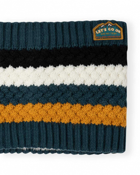 Sentier de randonnée garçon chapeau et cou en tricot marron Sentier de randonnée garçon chapeau et cou en tricot marron
