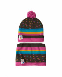 Bonnet tricoté marron et cou fille fleurs d'hiver Bonnet tricoté marron et cou fille fleurs d'hiver