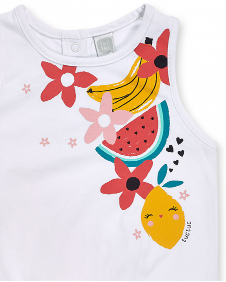 Abito bianco in maglia da ragazza succosa