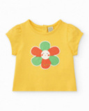 Conjunto para niña con camiseta amarilla y pantalón corto rosa