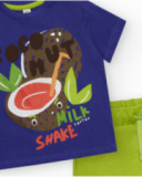 Conjunto para niño con camiseta de coco y bermuda verde