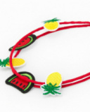 Diadema roja para niña con bordados de frutas Diadema roja para niña con bordados de frutas