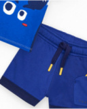 Conjunto para niño con camiseta blanca y bermuda azul