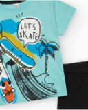 Completo per bambino con t-shirt blu e pantaloncini neri