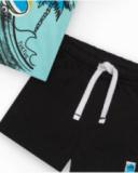 Completo per bambino con t-shirt blu e pantaloncini neri