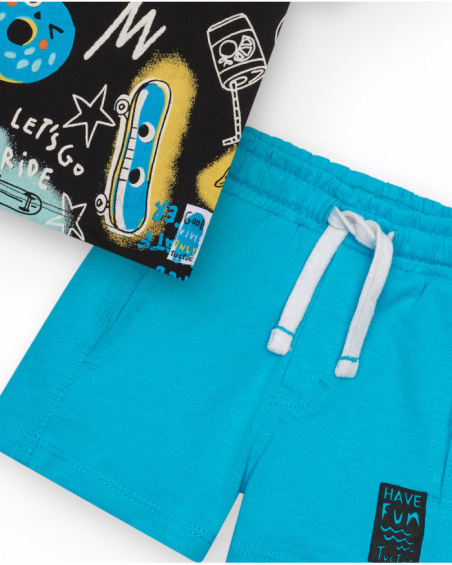Completo per bambino con t-shirt nera e pantaloncini turchesi