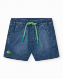 Bermuda in denim per bambino blu con pesce ricamato Bermuda in denim per bambino blu con pesce ricamato