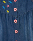 Vestito per bambina in denim blu con ricamo di stelle Vestito per bambina in denim blu con ricamo di stelle