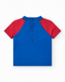 T-shirt da bagno per bambino blu con maniche rosse e design di granchio