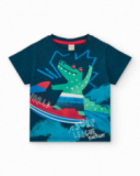 Completo per bambino con t-shirt blu e bermuda rossi con tavole da surf