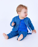 Completo di cotone per bambino con camicia blu a maniche corte e pantaloni in denim con ricamo di