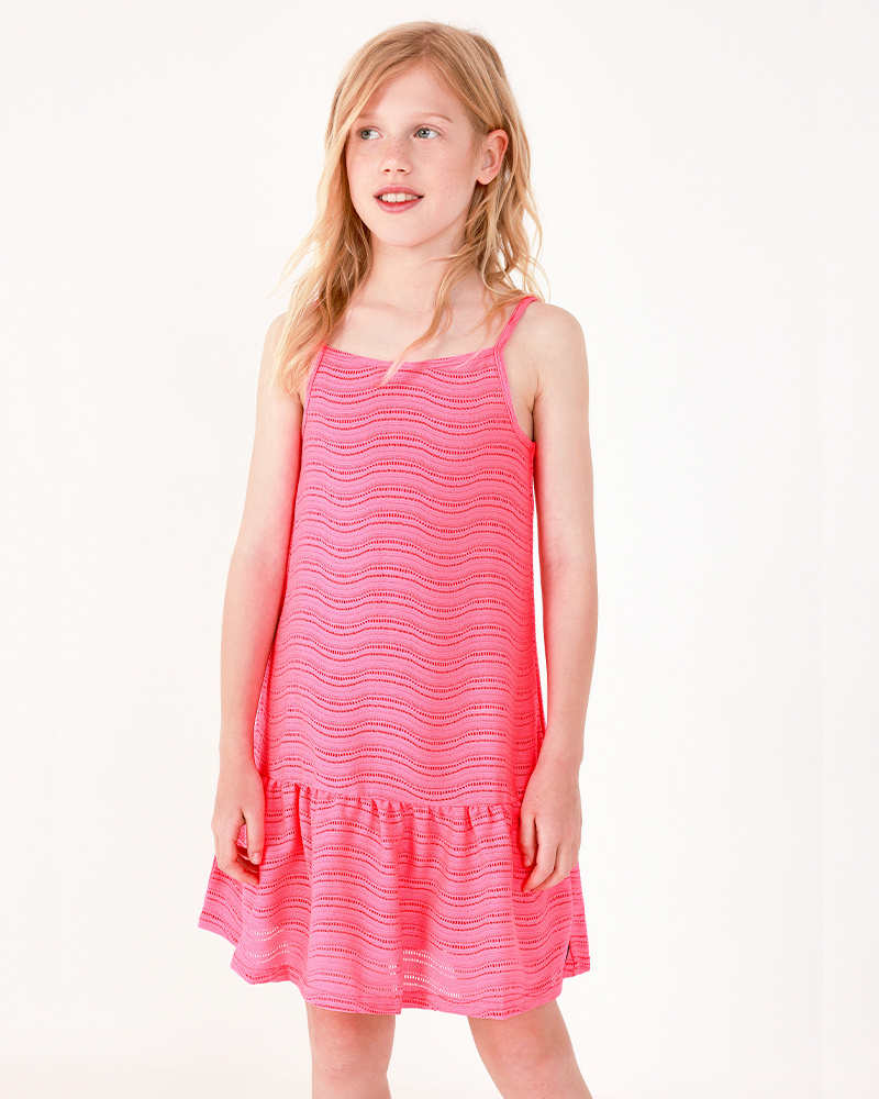 Abito per bambina in rosa con spalline e volant.