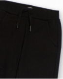 Pantalón jogger para niño color negro con bolsillo lateral