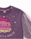 Blusa in maglia per bambina viola con maniche in tulle stampato.