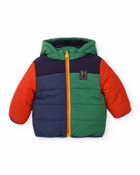 Giacca imbottita per bambino a blocchi di verde, blu navy e arancione.