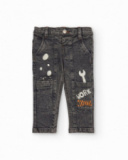 Pantaloni per bambino in grigio slavato con stampe di attrezzi