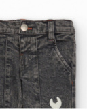 Pantaloni per bambino in grigio slavato con stampe di attrezzi