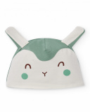 Cappellino in cotone per neonato nei toni del verde e bianco con design di faccina sorridente.