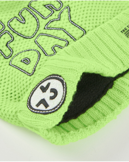 Cappello in maglia verde per bambino con pon pon e ricamo