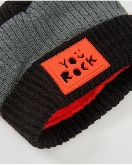 Berretto in maglia da bambino nero e grigio con dettaglio decorativo