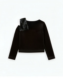 Blusa da bambina in velluto con dettaglio di paillettes sulla spalla | tuc tuc Blusa da bambina in velluto con dettaglio di paillettes sulla spalla | tuc tuc