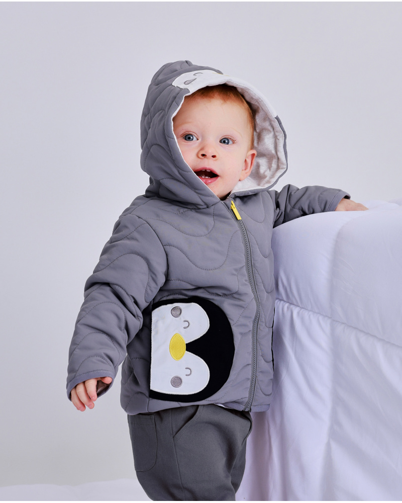 Giacca imbottita per neonato in grigio con cappuccio con design pinguino