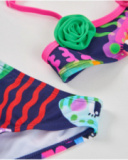 Bikini da bambina in maglia con fiori applicati