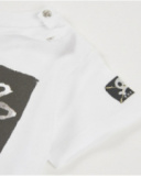 T-shirt in maglia da bambino con grafica frontale