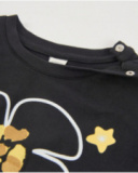T-shirt in maglia da bambina con nodo decorativo