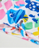 T-shirt in maglia da bambina con nodo frontale