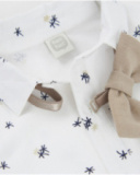 Camicia da bambino in tessuto liscio con papillon removibile
