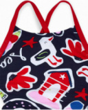 Moça de triquíni azul Dia de praia